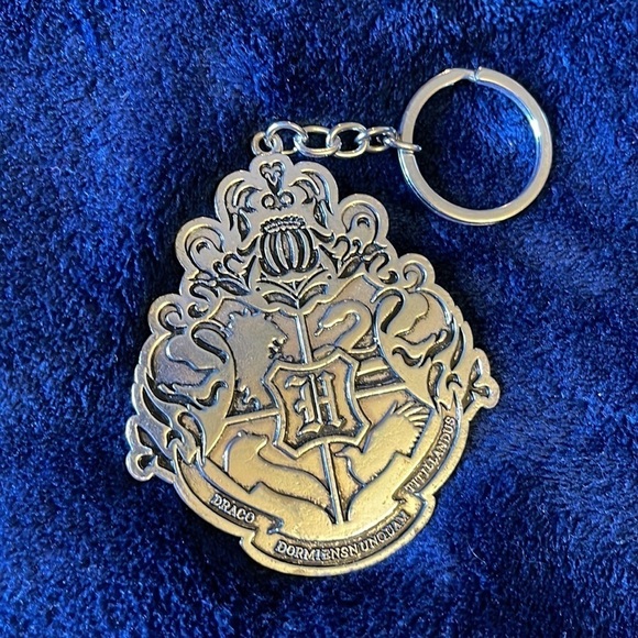Harry Potter Hogwarts Diecast Metal Keychain - Picture 7 of 9